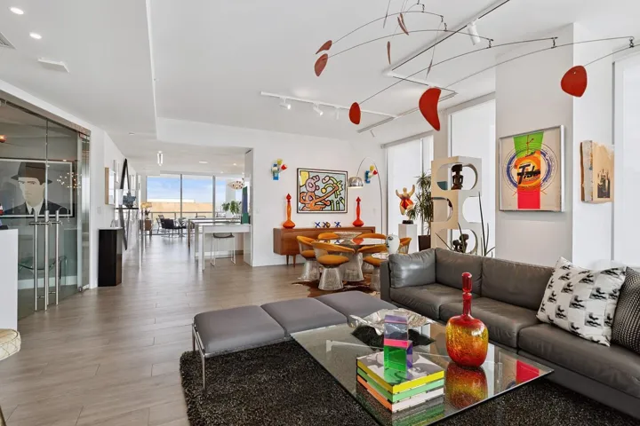 Living & Kitchen Areas
