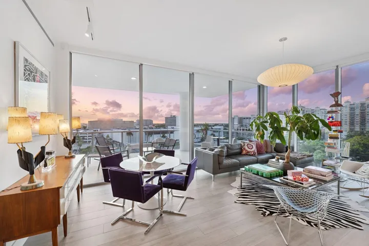 Living & Kitchen Areas