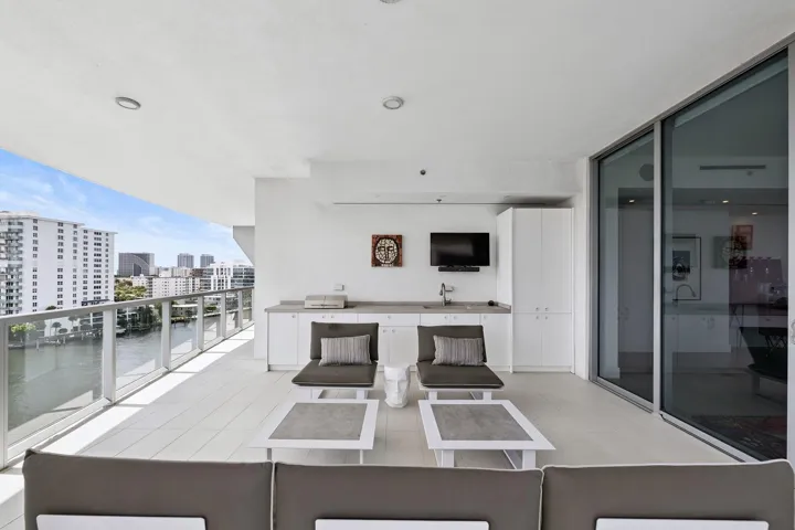 Summer Kitchen & Outdoor Living