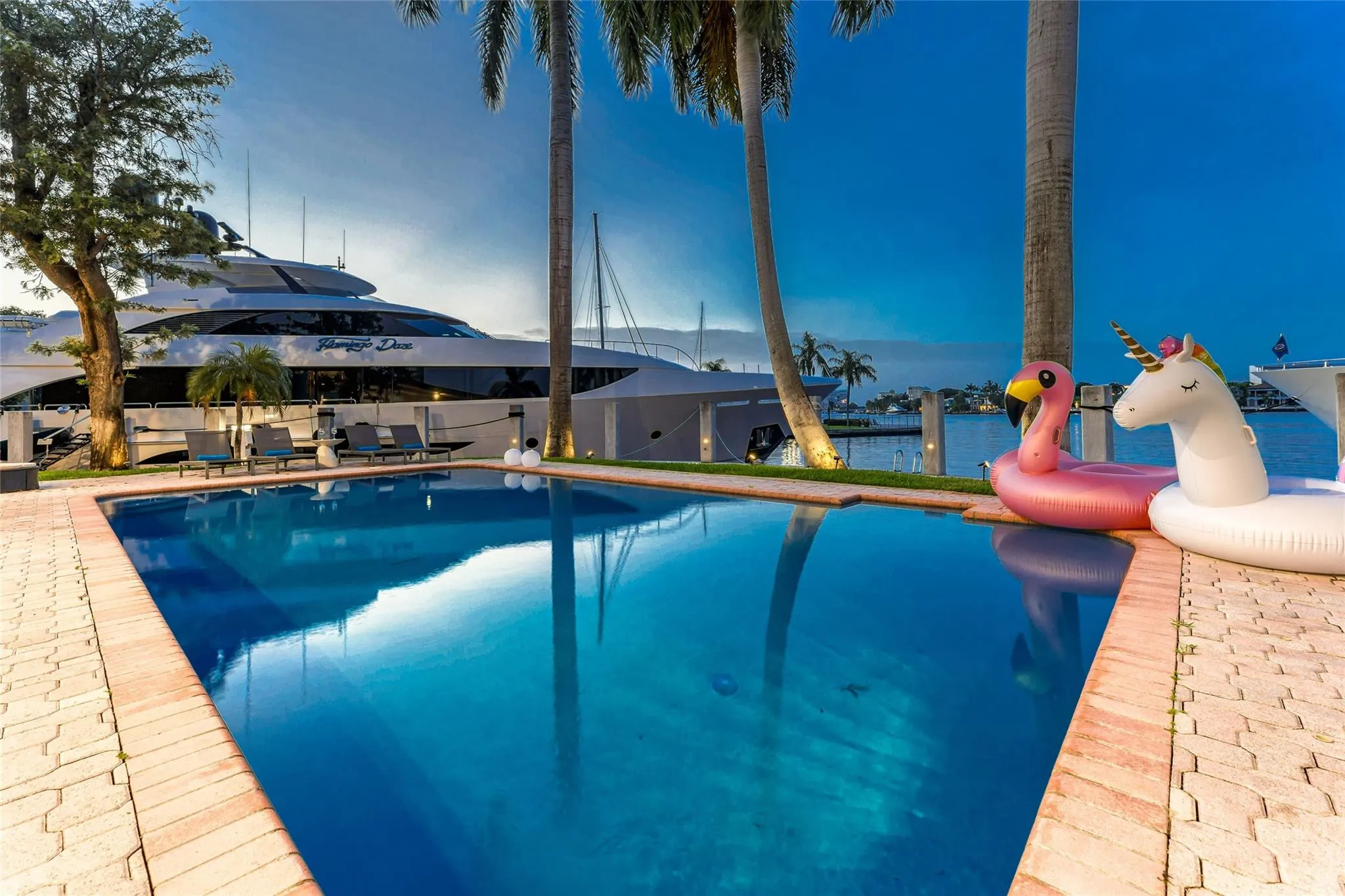 Villa Key- 6 Bedroom / 5.5 Bathroom on a point lot on Sunrise Key. Heated Pool Paddle Boards Foosball