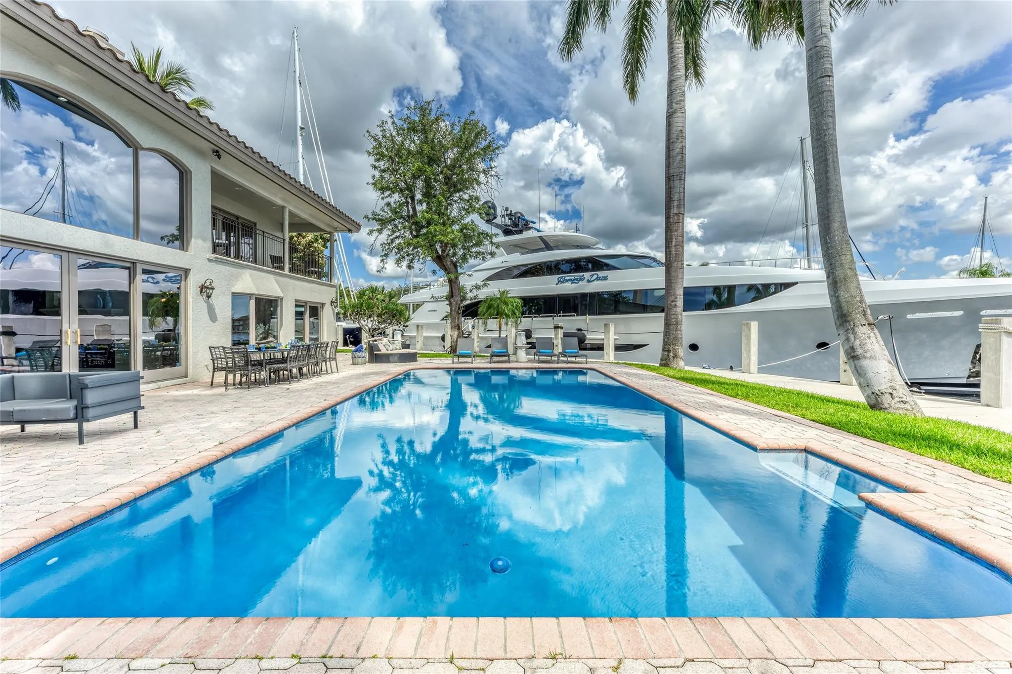 Villa Key- 6 Bedroom / 5.5 Bathroom on a point lot on Sunrise Key. Heated Pool Paddle Boards Foosball