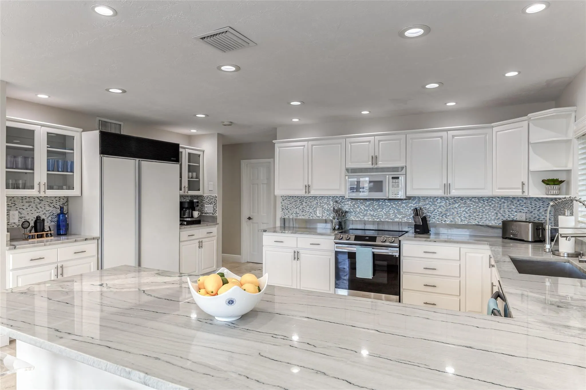 Open Kitchen with Keurig (Regular Drip & Pods)