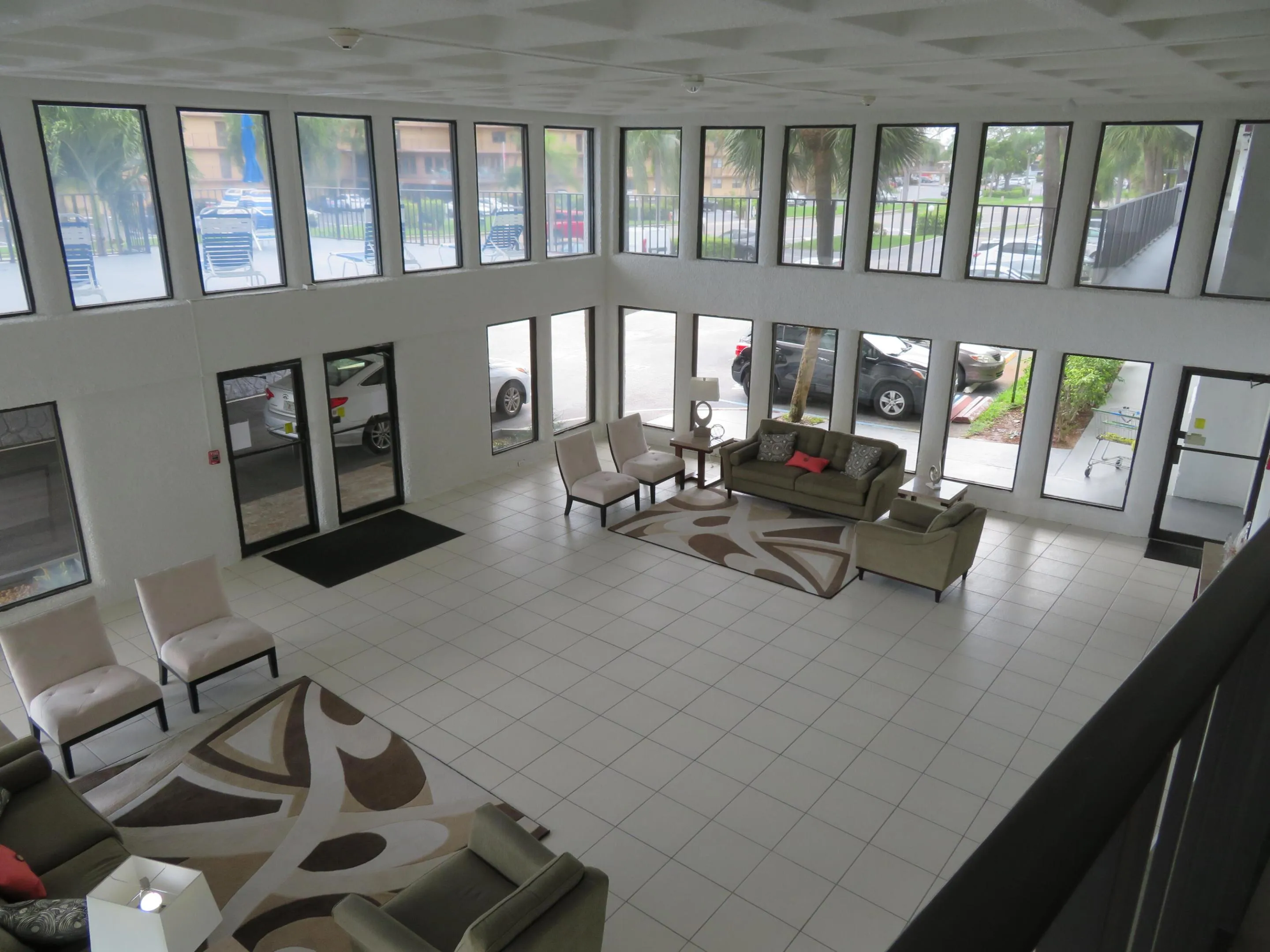 24_9233_Bldg._Lobby
