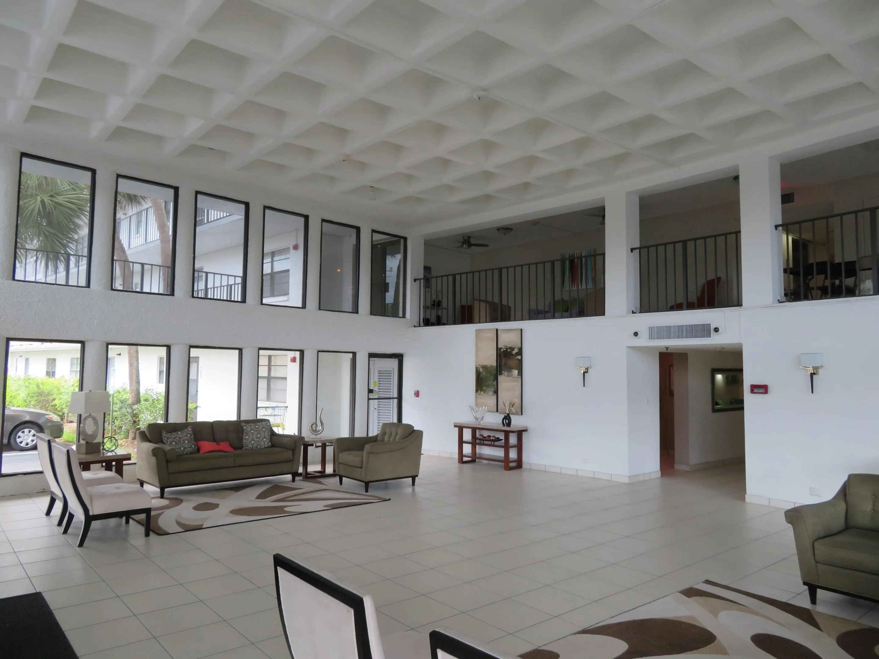 12_9233_Bldg._Lobby