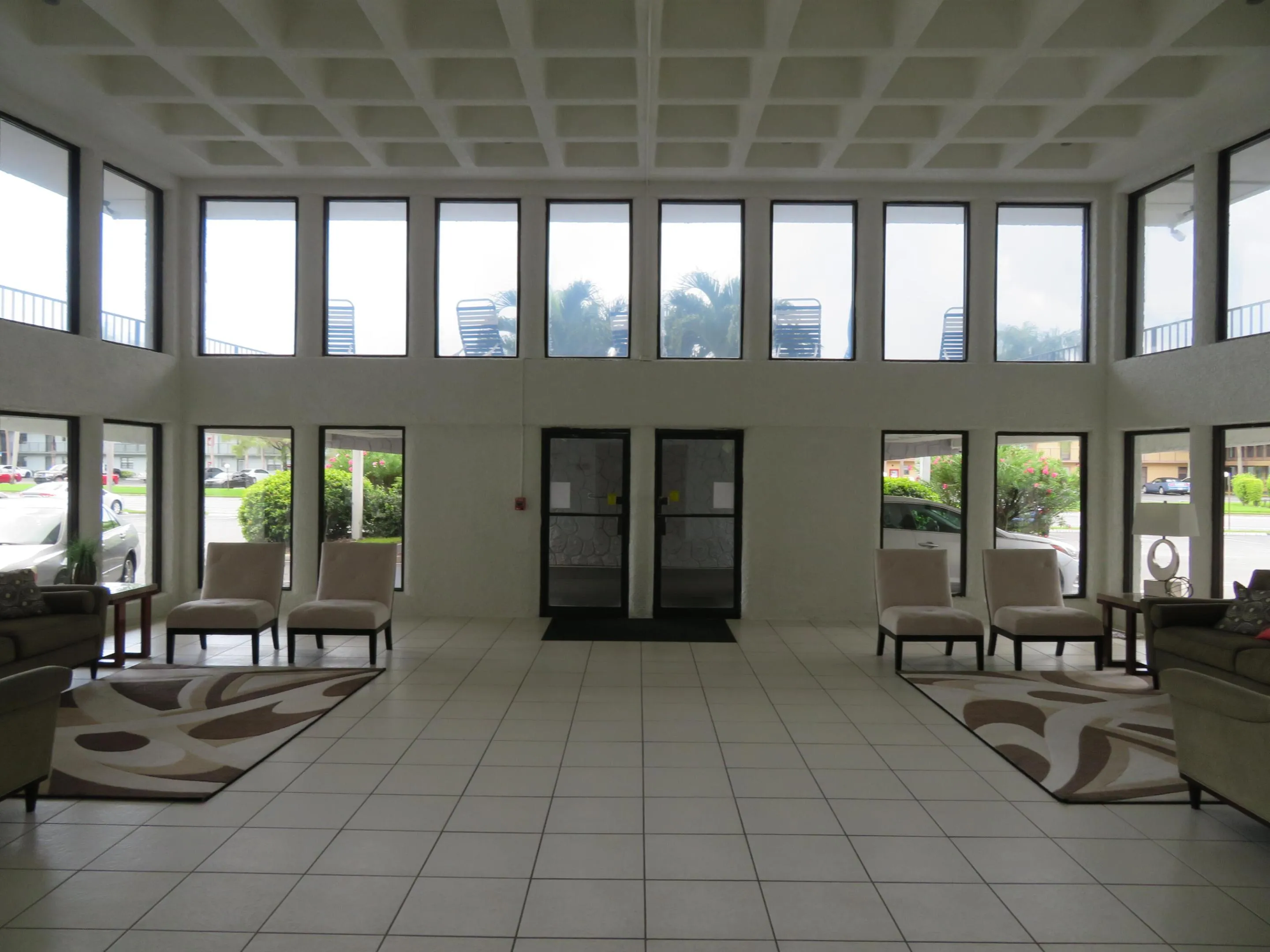 16_9233_Bldg._Lobby