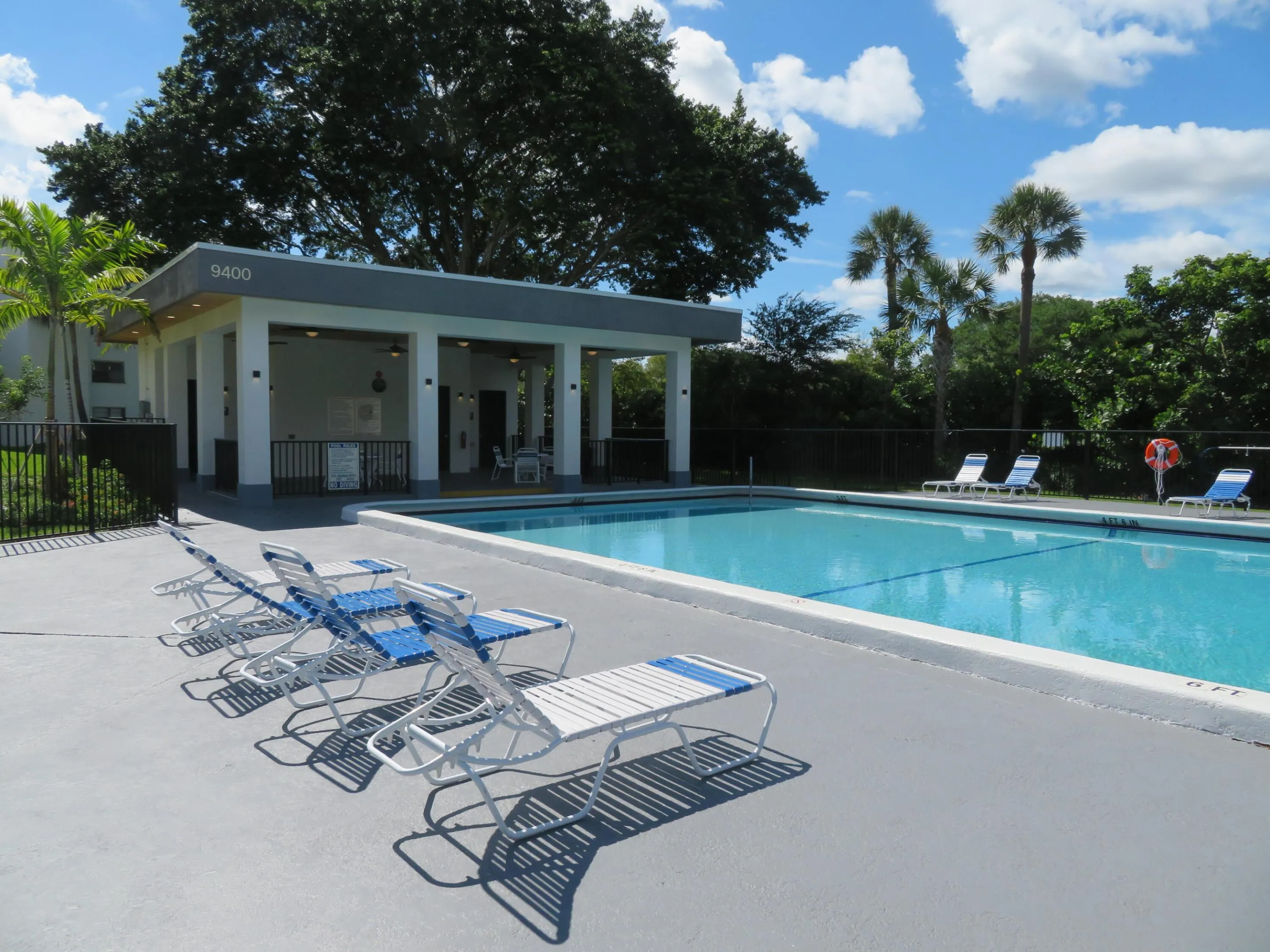 37_9233_Bldg_PoolJPG