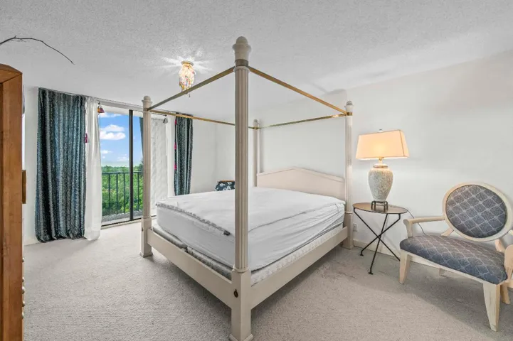 19 Bedroom 01