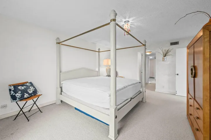 21 Bedroom 03