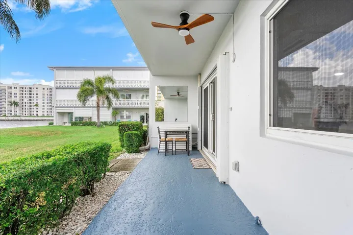21-1001 N Riverside Dr #104_021