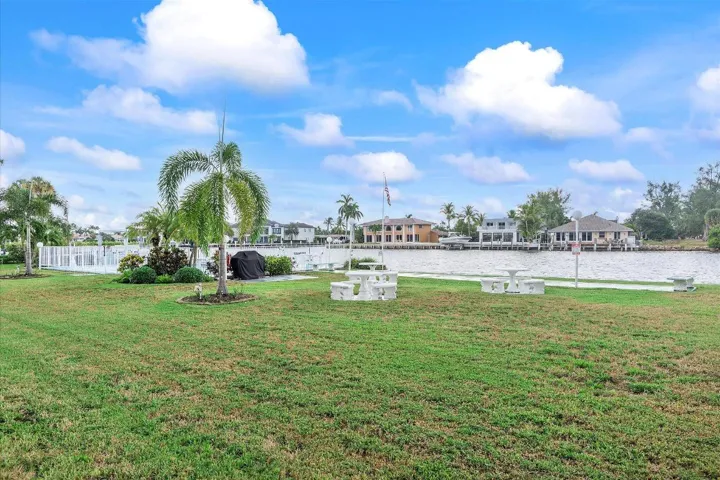 23-1001 N Riverside Dr #104_023