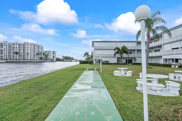 25-1001 N Riverside Dr #104_025