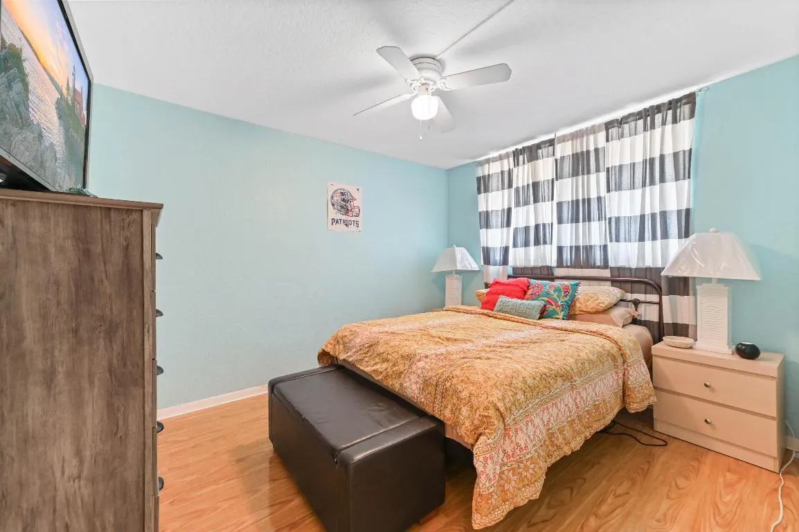 08 Bedroom 01
