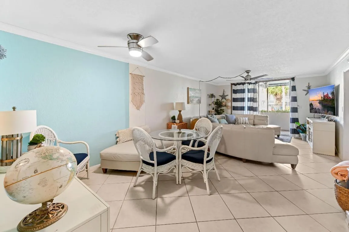 11 Dining room 01