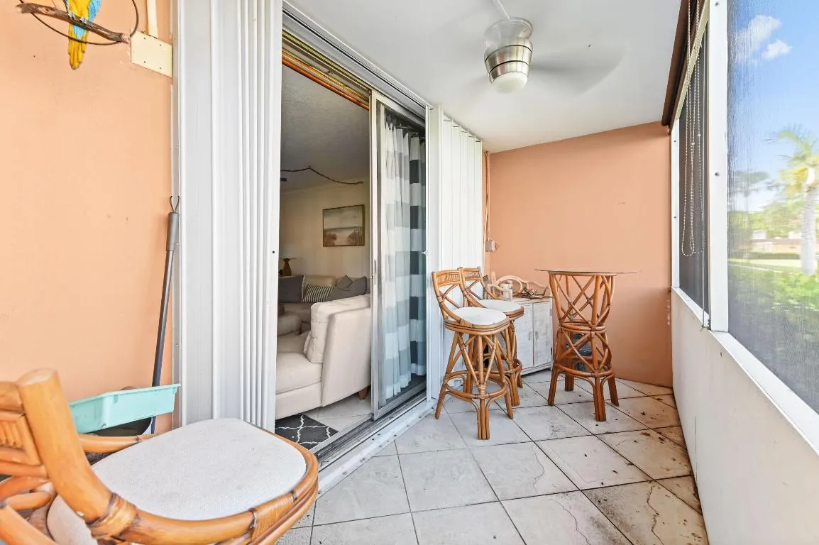 21 Patio 02