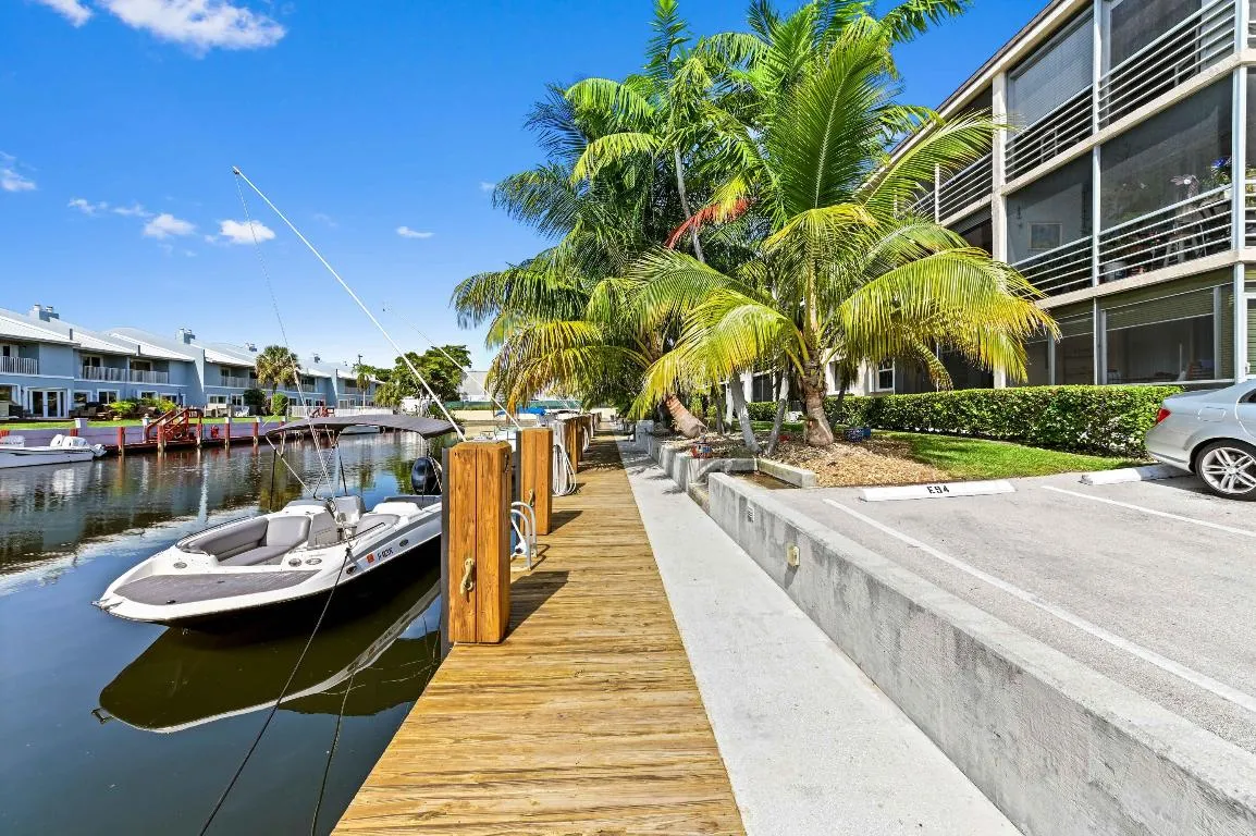 29 Dock 01