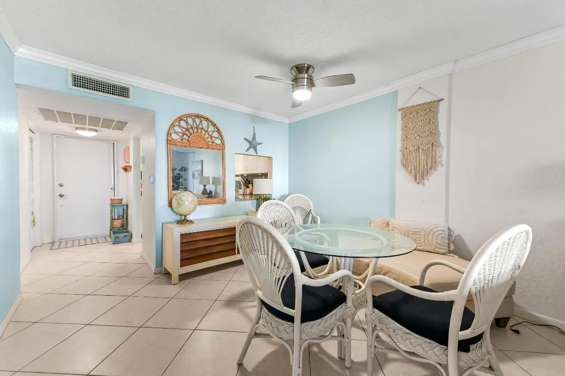 12 Dining room 02