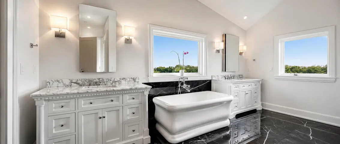 Luxurious Modern Master Bathroom