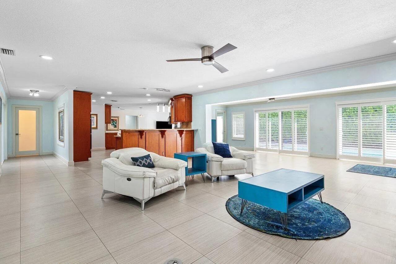 010-701BuoyRoad-NorthPalmBeach-FL-33408-