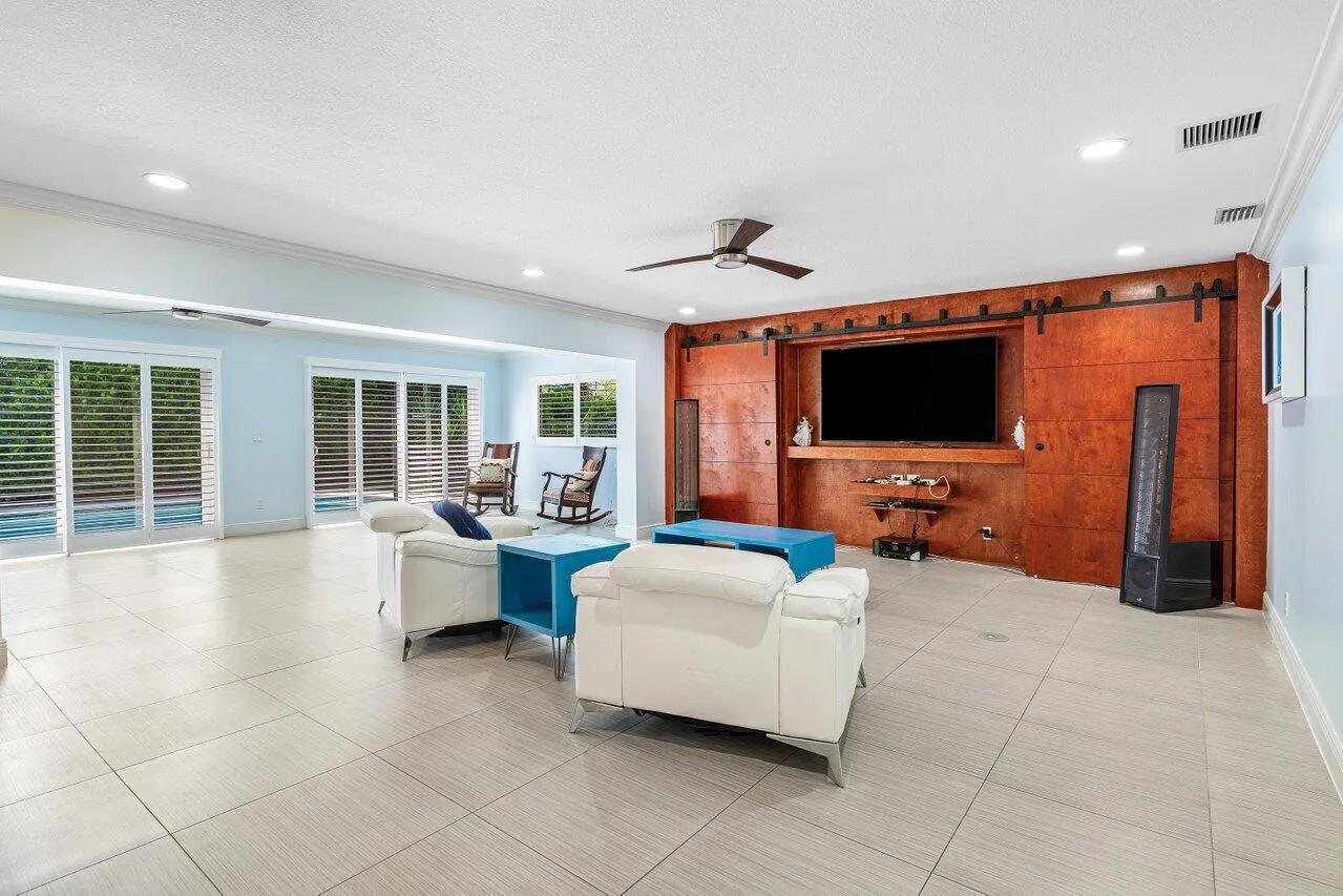 007-701BuoyRoad-NorthPalmBeach-FL-33408-