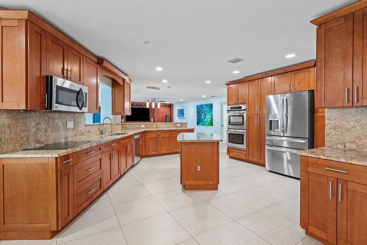 017-701BuoyRoad-NorthPalmBeach-FL-33408-