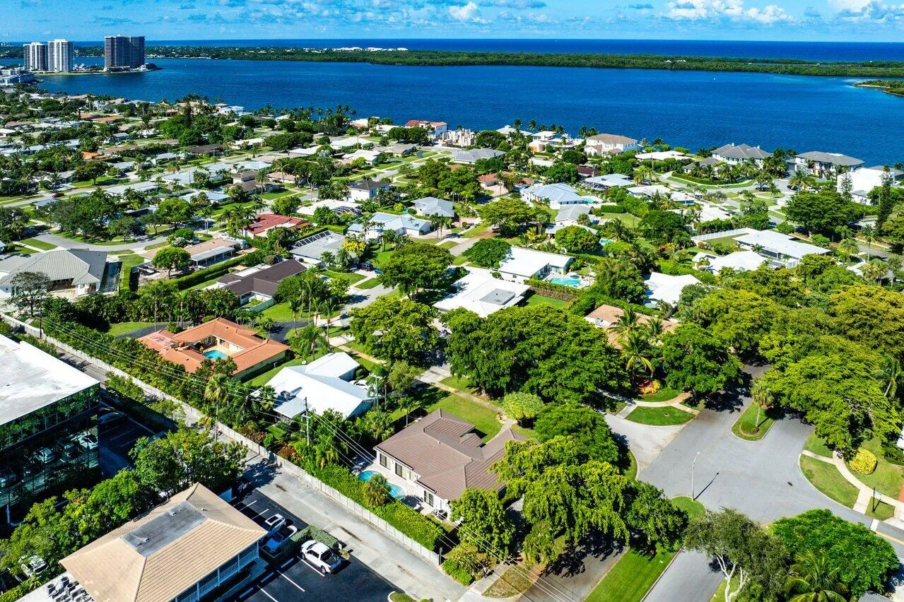 052-701BuoyRoad-NorthPalmBeach-FL-33408-