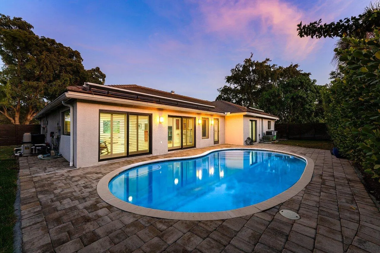 010-701BuoyRoad-NorthPalmBeach-FL-33408-