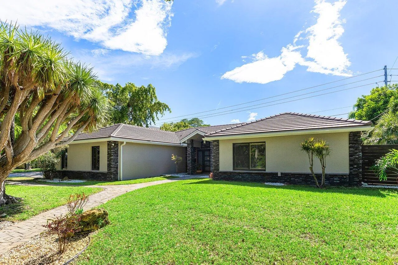 004-701BuoyRoad-NorthPalmBeach-FL-33408-