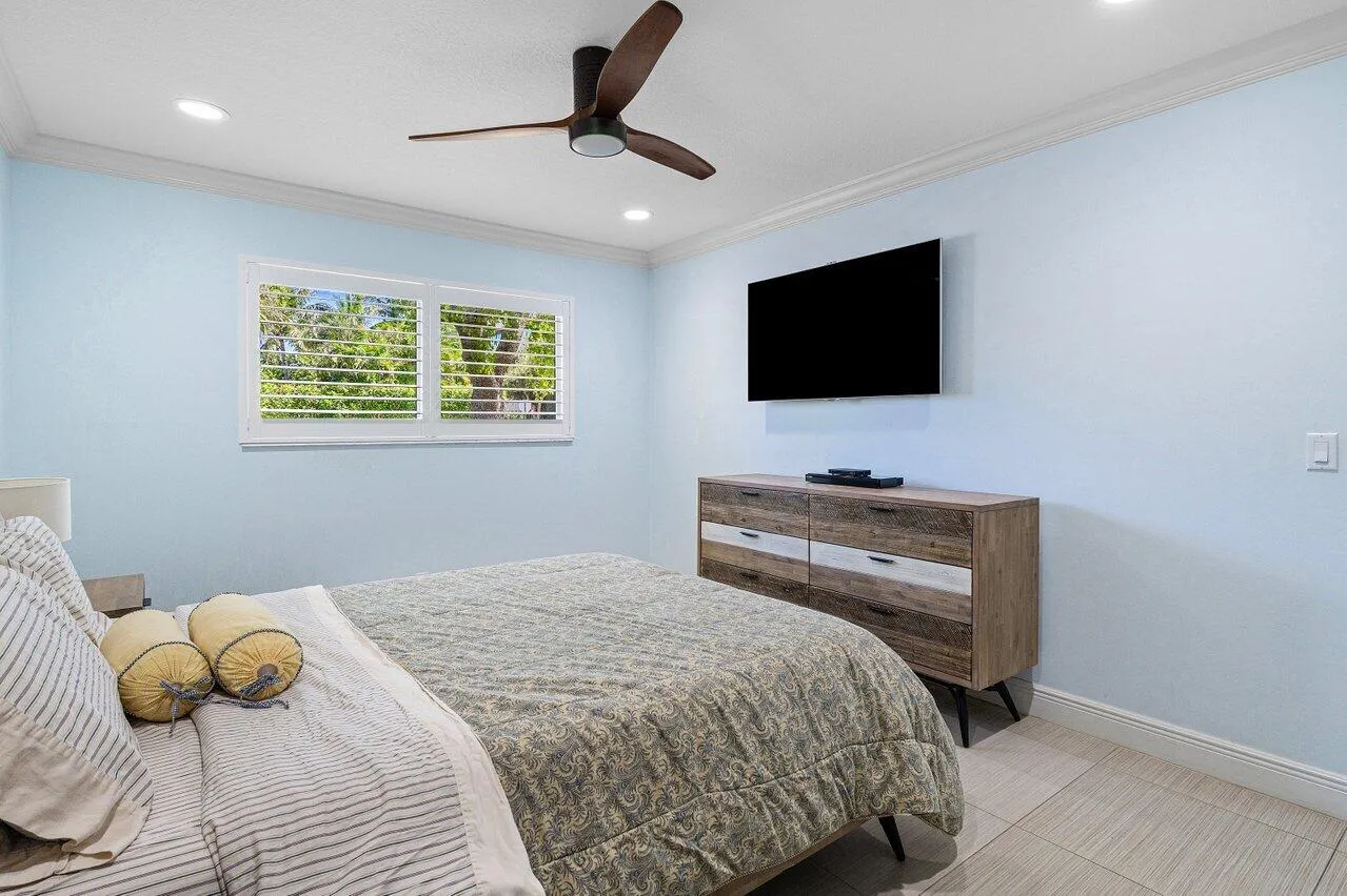 032-701BuoyRoad-NorthPalmBeach-FL-33408-