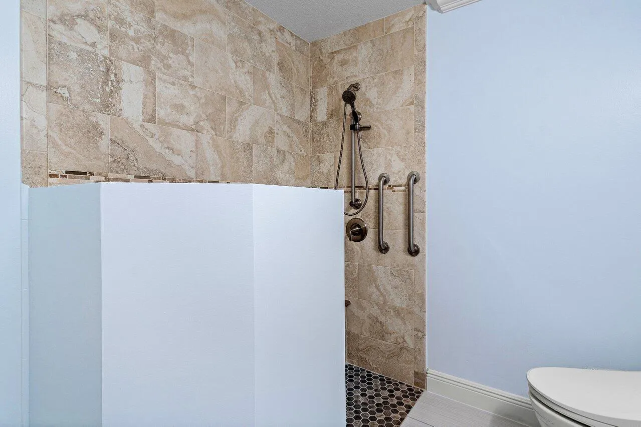 030-701BuoyRoad-NorthPalmBeach-FL-33408-
