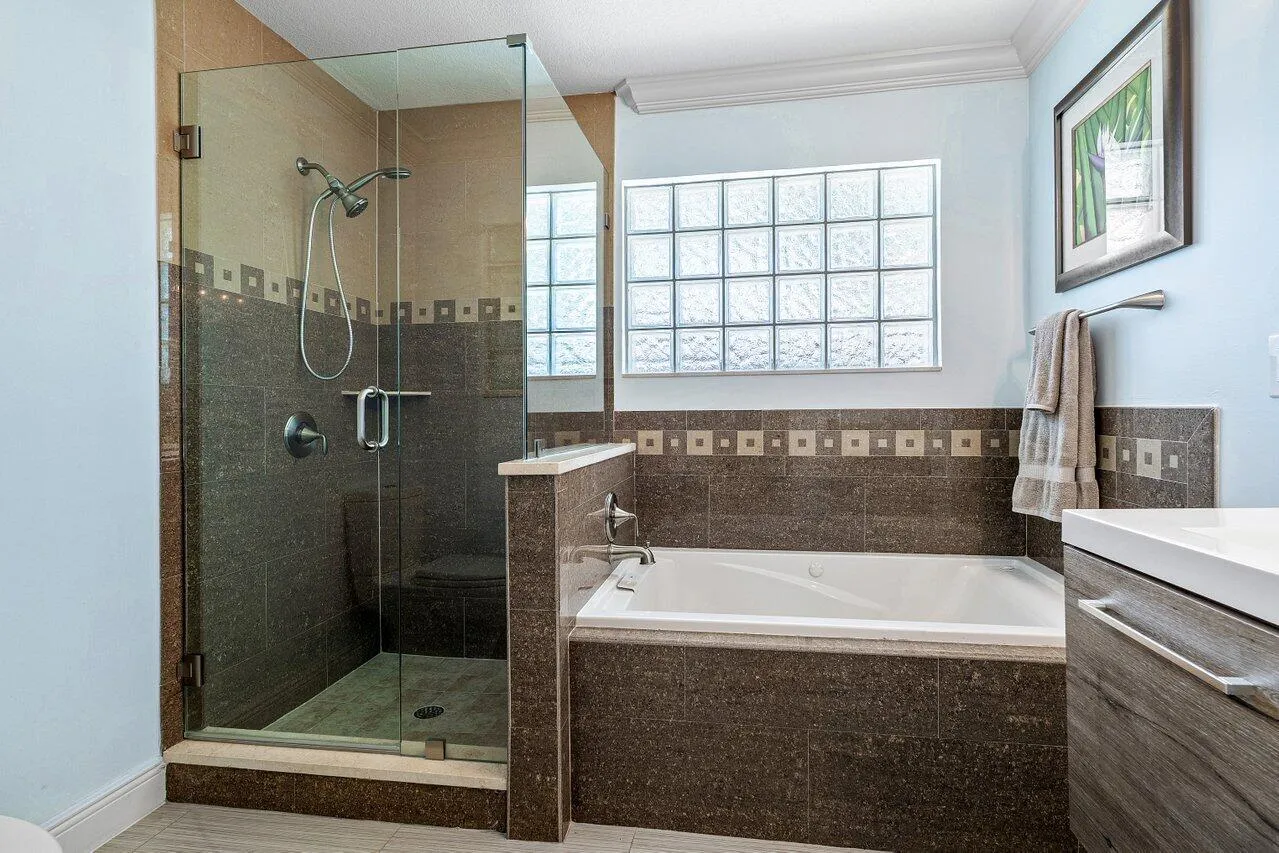 023-701BuoyRoad-NorthPalmBeach-FL-33408-