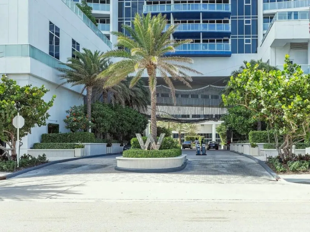Valet Entrance