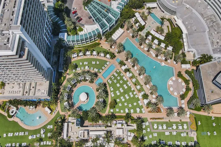 Pool grounds