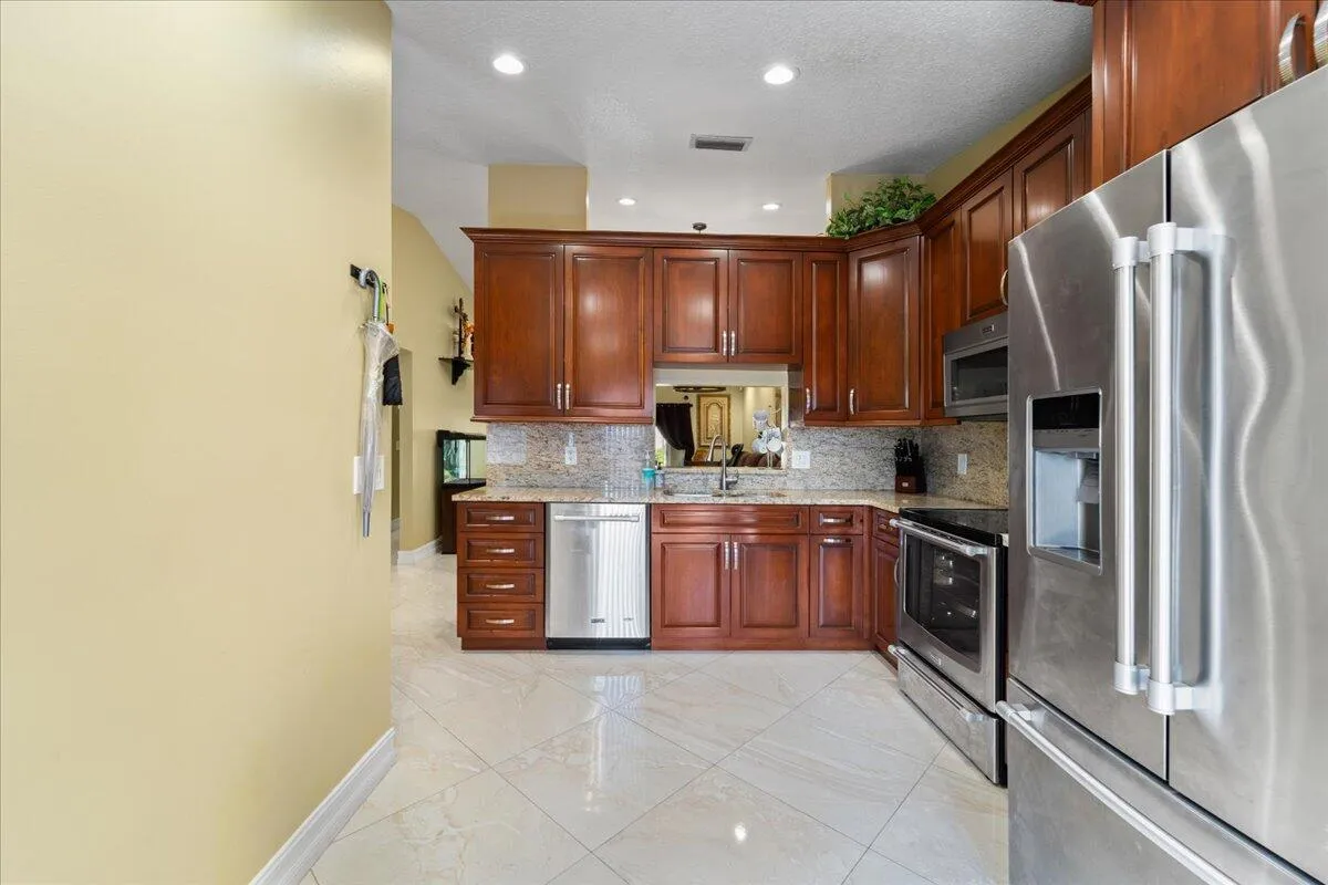 17-630 sea pine way 2-3