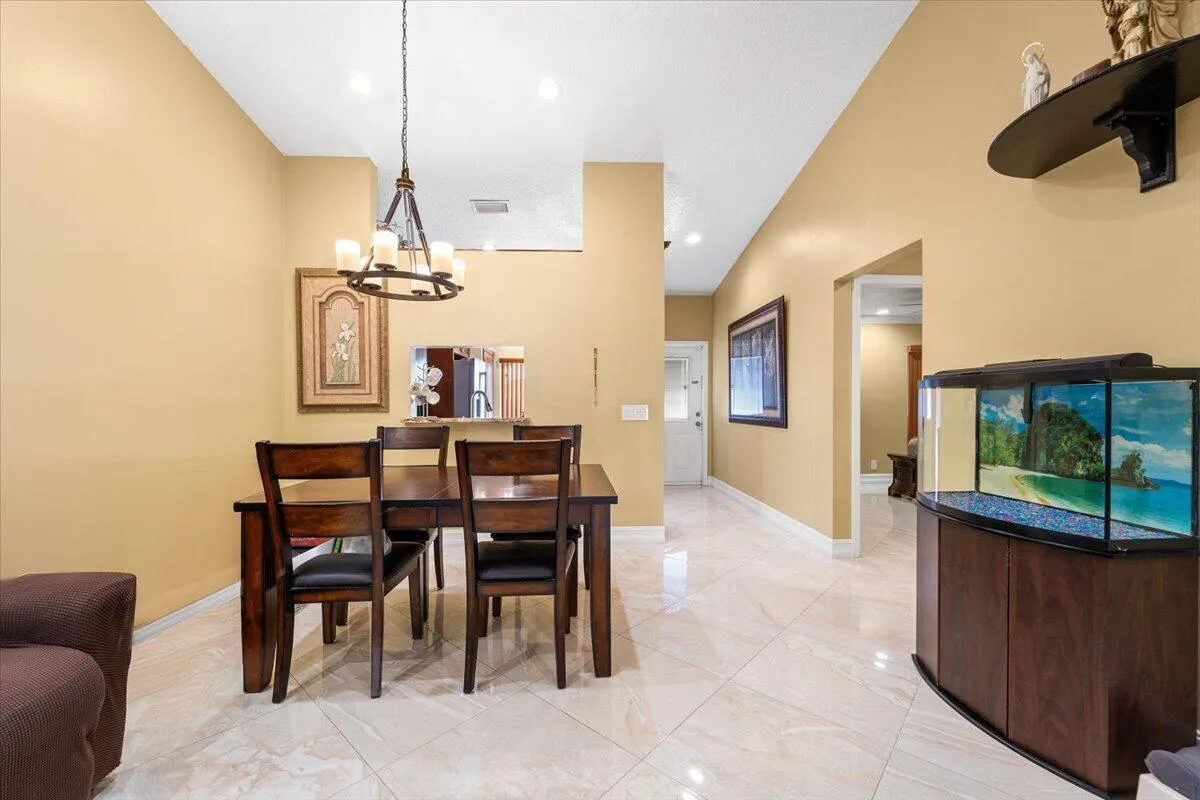 22-630 sea pine way 7-3