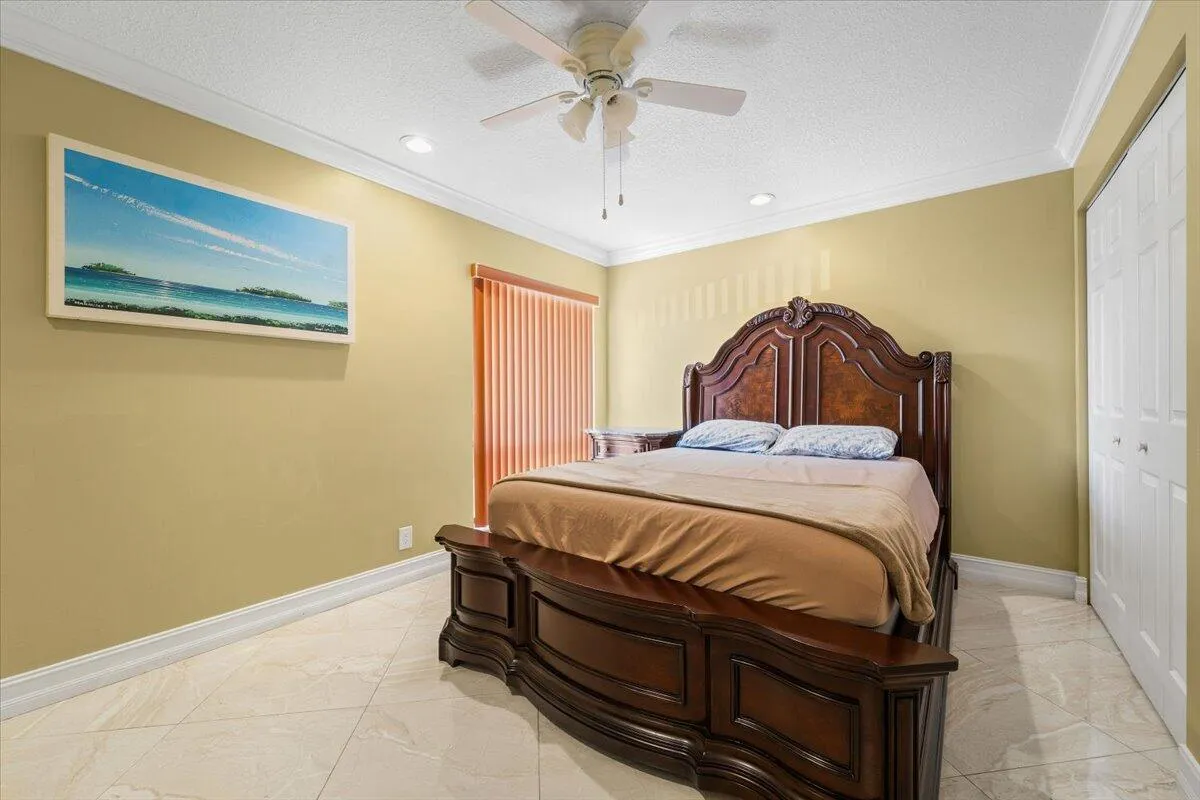 25-630 sea pine way 10-5