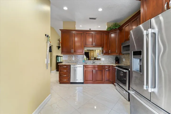 17-630 sea pine way 2-3