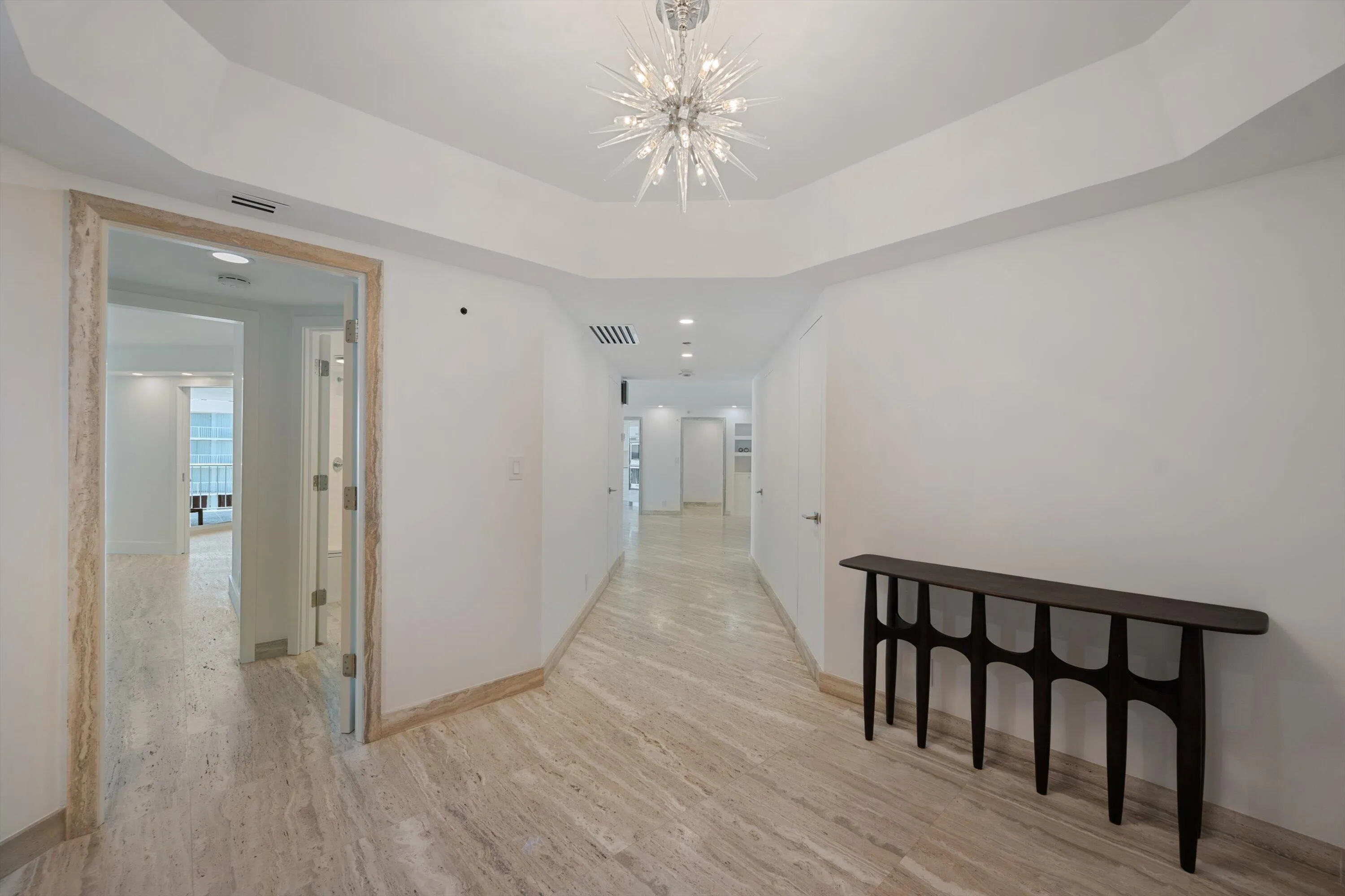 Entry/Foyer