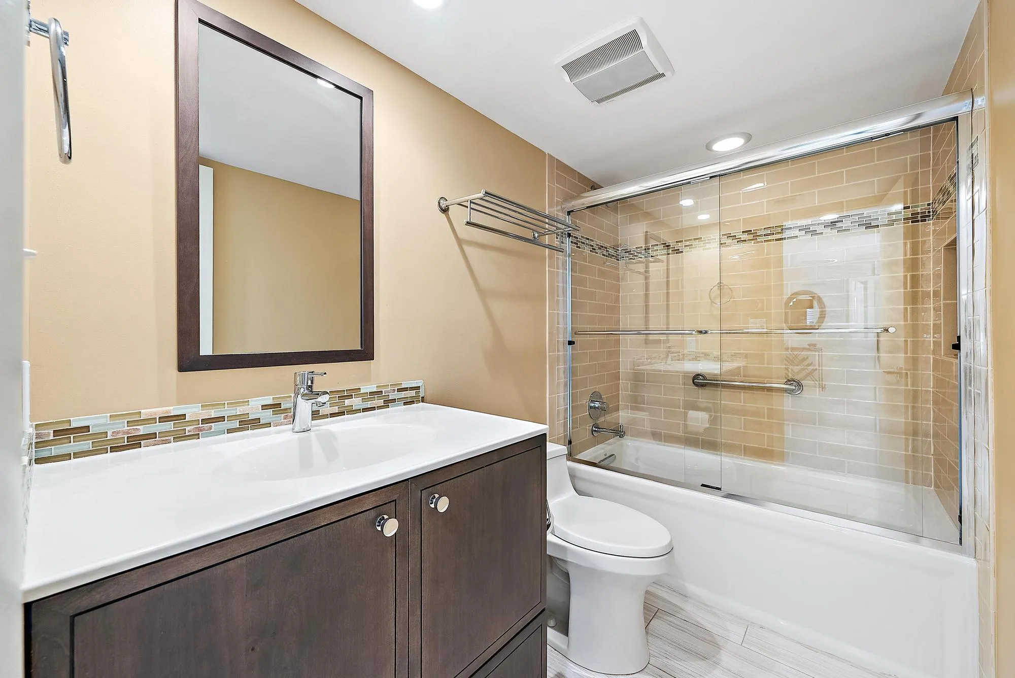 Full Guest Bathroom
