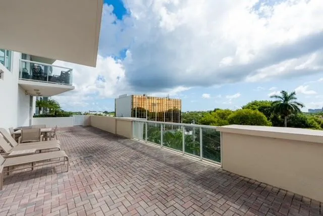 POOL TERRACE 5TH FLOOR