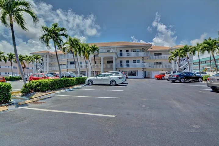 NO ASSESSMENT!!. THE BUILDING HAD A $1.5 MILLION DOLLAR RESTORATION WITH ITS 40 YEAR INSPECTION, SIRS, RESERVES, ASSESSMENTS ALL PAID BY SELLER!!!.. A BEACH & BOAT LOVERS DREAM!!.. A PRIVATE DEEDED BEACH ACCESS ACROSS THE STREET & NEW BOAT DOCK TO LIVE THE LIFESYTLE OF LAUDERDALE BY THE SEA. THIS HIGHLY DEMANDED 1 BEDROOM 1.5 BATH UNIT FEATURES THE PERFECT LOCATION IN A WELL MANAGED COMPLEX WITH ALL CERTIFICATIONS COMPLETED. THE UNIT IS MOVE IN READY. IT OFFERS RELAXING COURTYARD AND POOL VIEWS!