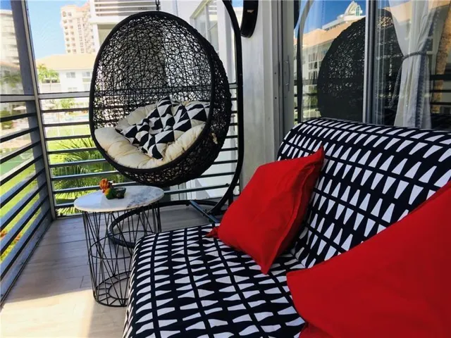 NO ASSESSMENT!!. THE BUILDING HAD A $1.5 MILLION DOLLAR RESTORATION WITH ITS 40 YEAR INSPECTION, SIRS, RESERVES, ASSESSMENTS ALL PAID BY SELLER!!!.. A BEACH & BOAT LOVERS DREAM!!.. A PRIVATE DEEDED BEACH ACCESS ACROSS THE STREET & NEW BOAT DOCK TO LIVE THE LIFESYTLE OF LAUDERDALE BY THE SEA. THIS HIGHLY DEMANDED 1 BEDROOM 1.5 BATH UNIT FEATURES THE PERFECT LOCATION IN A WELL MANAGED COMPLEX WITH ALL CERTIFICATIONS COMPLETED. THE UNIT IS MOVE IN READY. IT OFFERS RELAXING COURTYARD AND POOL VIEWS!