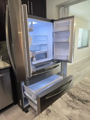 Refridgerator
