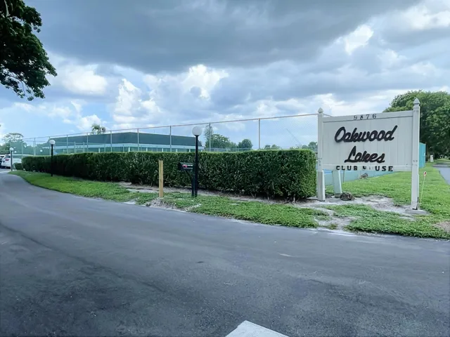 CLUBHOUSE/TENNIS/POOL