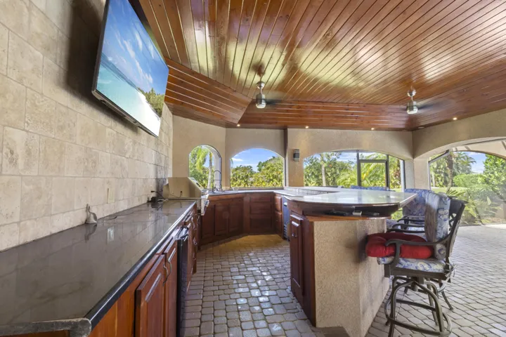 Outdoor kitchen