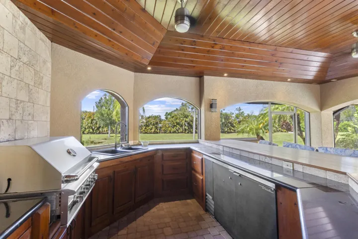 Outdoor kitchen