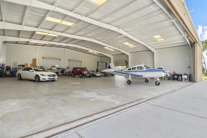 Hangar