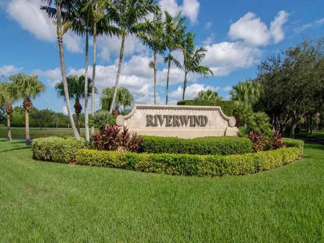 COMMUNITY ENTRY SIGN BEFORE GATED ENTRY