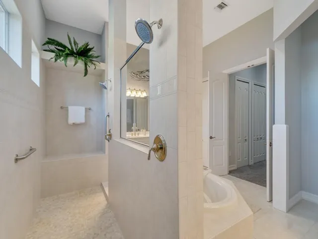 LARGE SHOWER IN MAIN BATH
