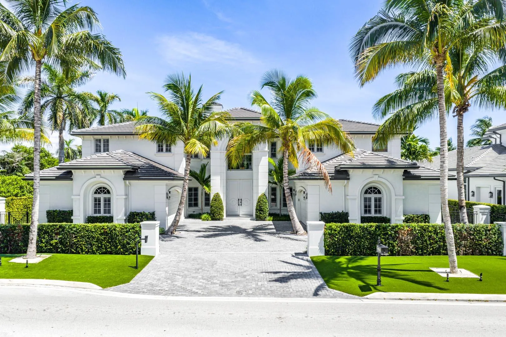 121_Royal_Palm_Way_Aerial_01