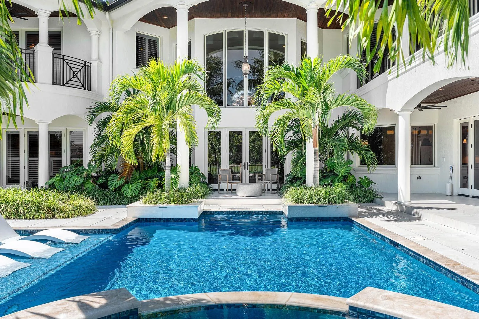 121_Royal_Palm_Way_29